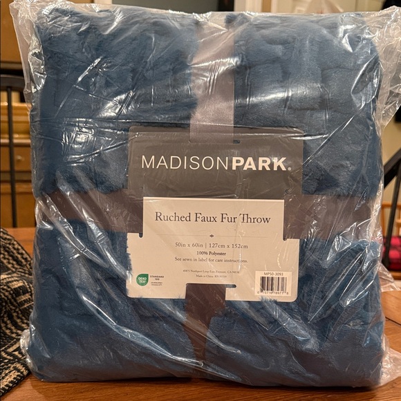 Madison Park Ruched Faux Fur Throw - Picture 2 of 7